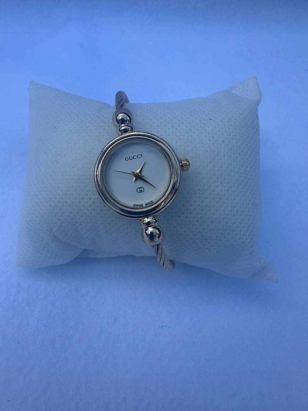 Gucci 2700.2.L Gold Plated White Dial Bangle Quartz Women's Watch
